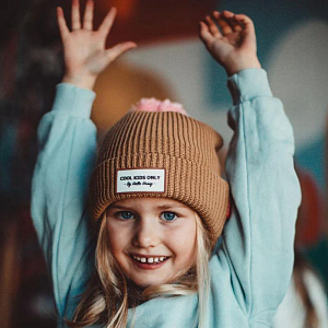 Шапка вязаная с помпоном Hello Hossy "Color Block Macaroon", имбирная